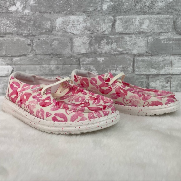 Hey Dude Wendy Kisses Shoes Size 9 - Picture 2 of 7